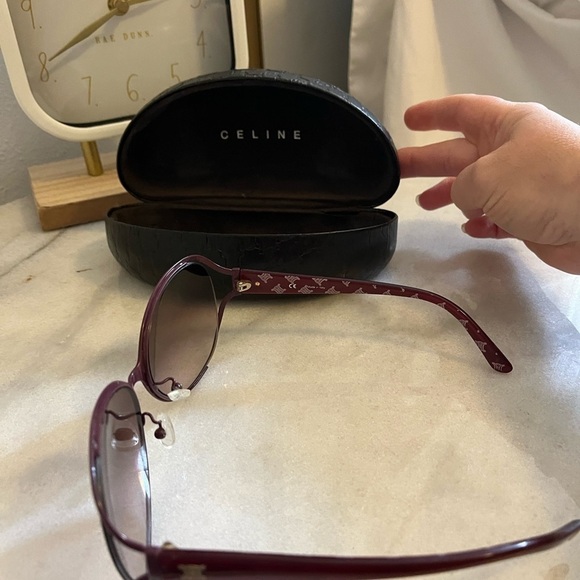 Women’s Celine designer sunglasses with case - Picture 7 of 7